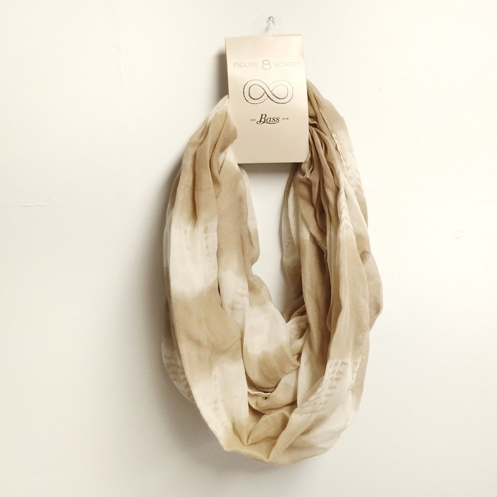NWT Bass Figure 8 Tan & White Scarf